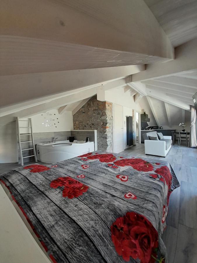 White Suite - Jacuzzi, Swimming Pool & Lake View Lezzeno Exteriör bild